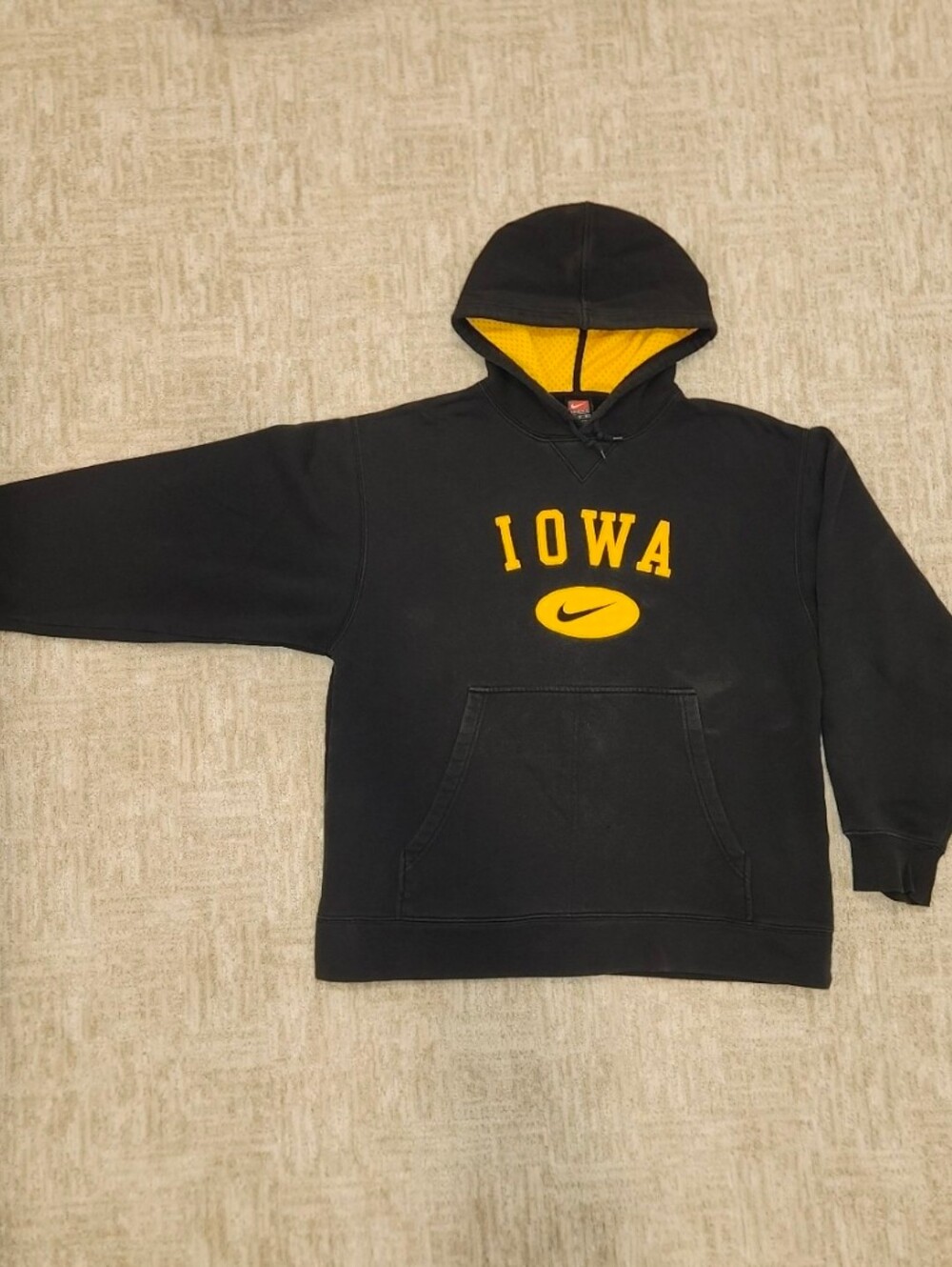 Vintage Y2K Nike Iowa Hawkeyes NCAA Embroidered Logo Spellout Men's Medium  Good
